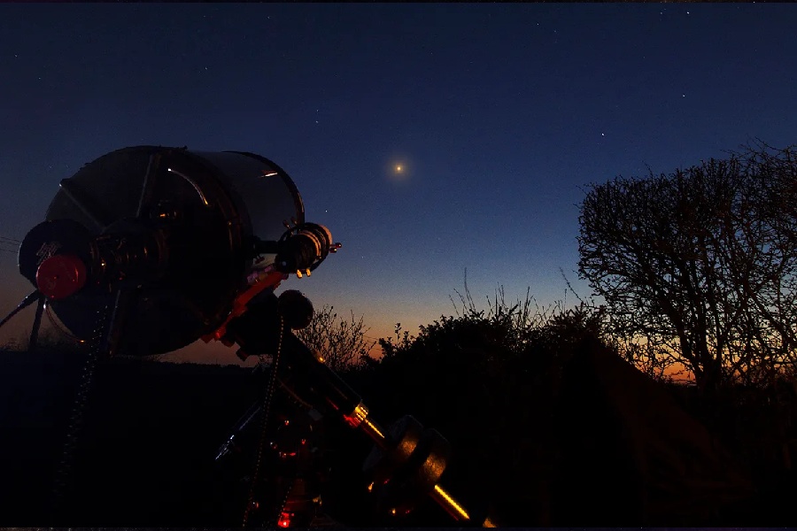 Is Mars Visible at Night?